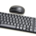 Kit Teclado e Mouse sem Fio Logitech MK220