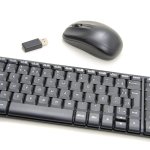 Kit Teclado e Mouse sem Fio Logitech MK220