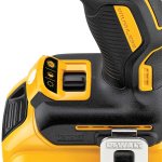 Parafusadeira/Furadeira de Impacto 1/2 Pol. Com 2 Baterias 20V Carregador Bivolt | Dewalt DCD796BR